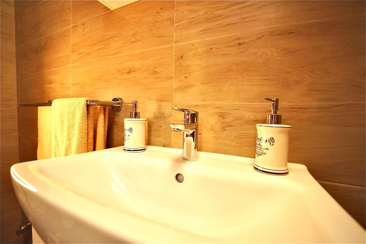 Bacchus Pub Es Panzio Bed & Breakfast Dunaharaszti Dış mekan fotoğraf