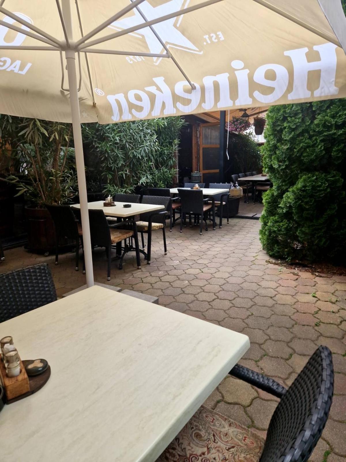 Bacchus Pub Es Panzio Bed & Breakfast Dunaharaszti Dış mekan fotoğraf