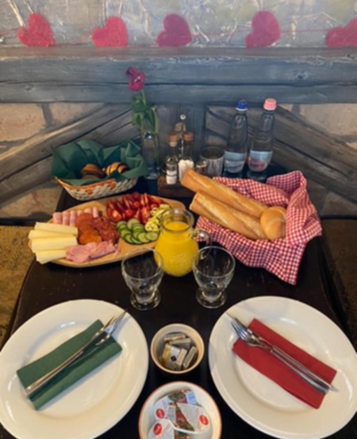 Bacchus Pub Es Panzio Bed & Breakfast Dunaharaszti Dış mekan fotoğraf